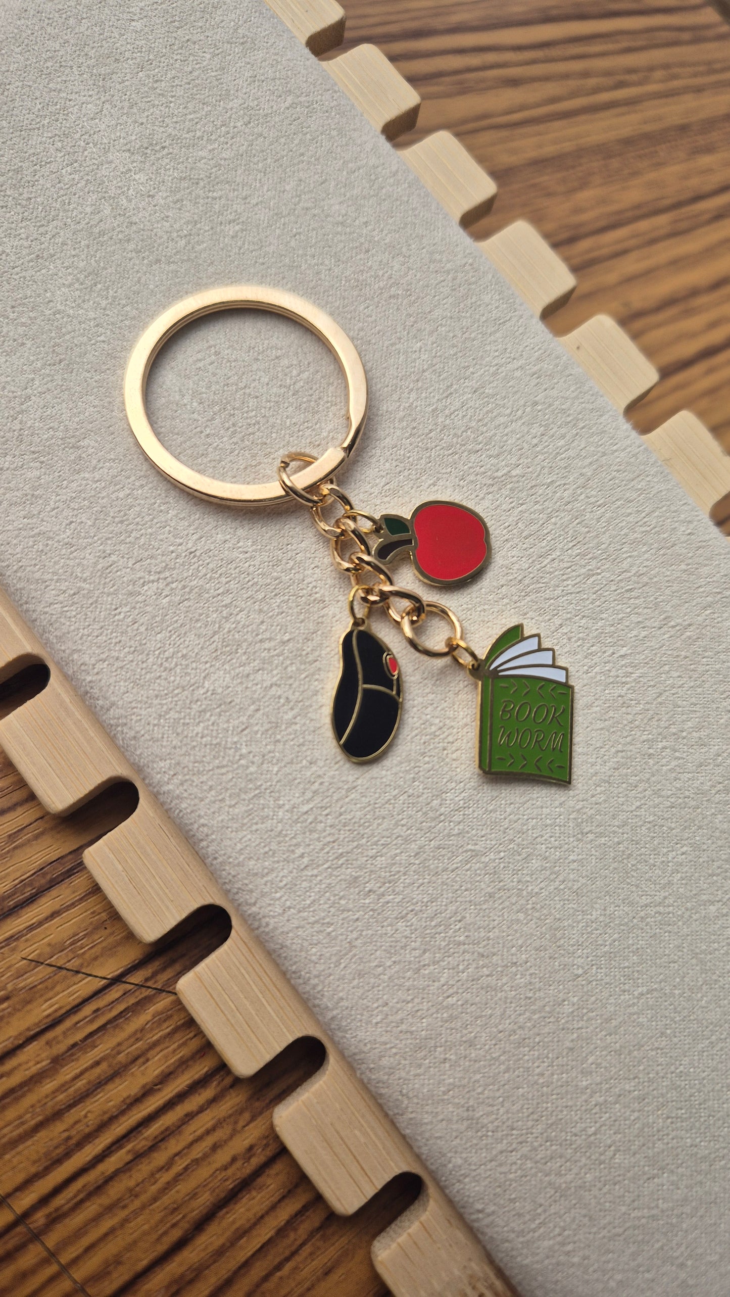 Llavero PROFE dorado X3 charms