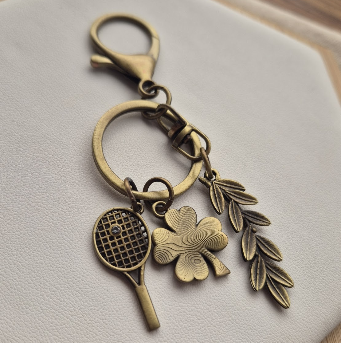 Llavero TOKIO Oro Antiguo X3 charms