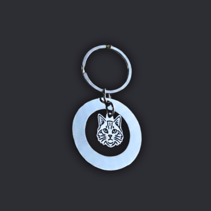 Llavero Plateado Circular + Dije GATO