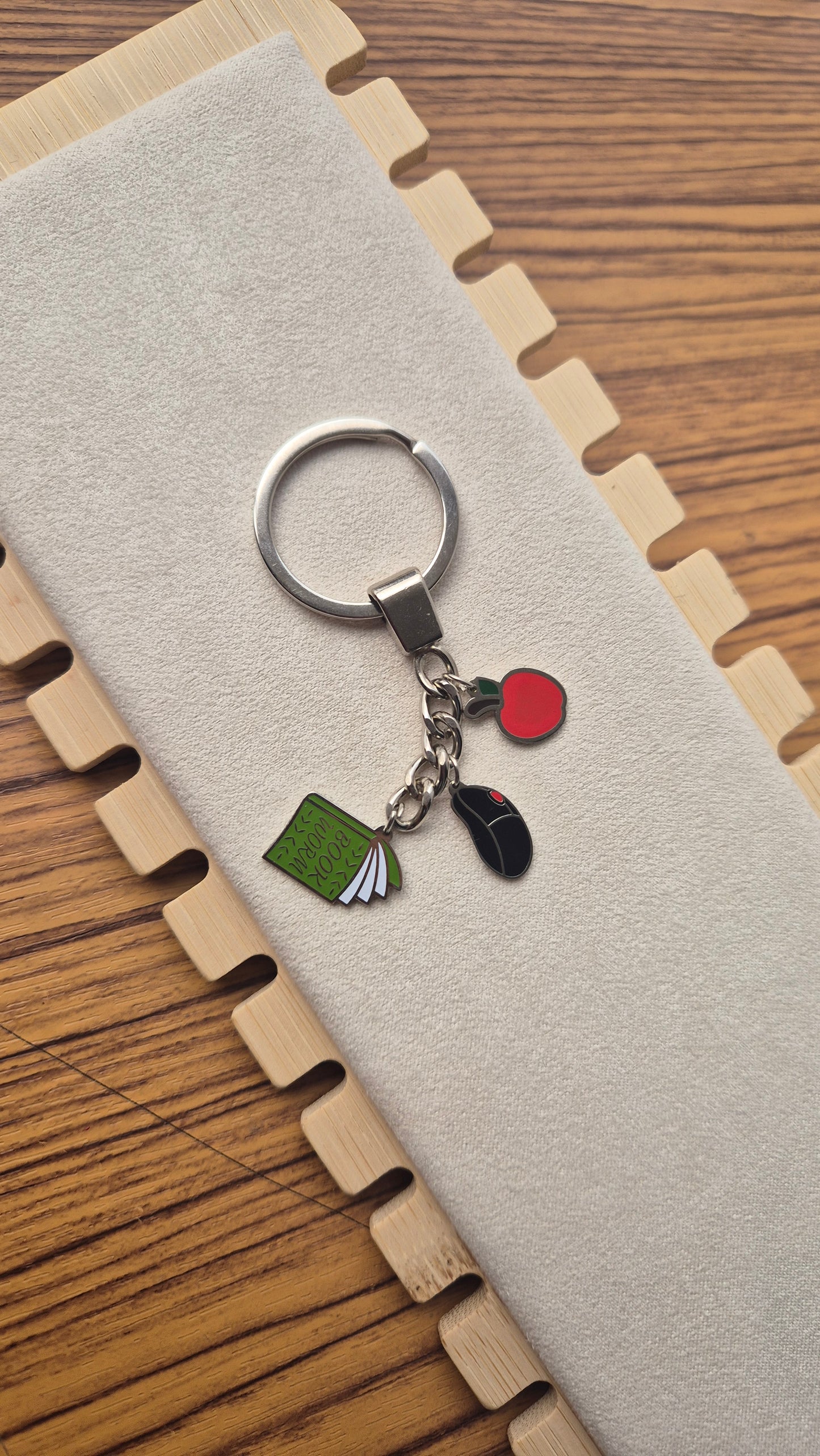 Llavero PROFE plateado X3 charms