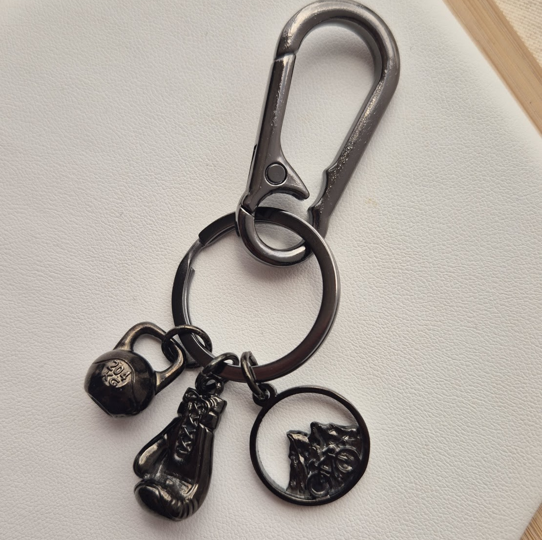 Llavero KYOTO Negro X3 charms